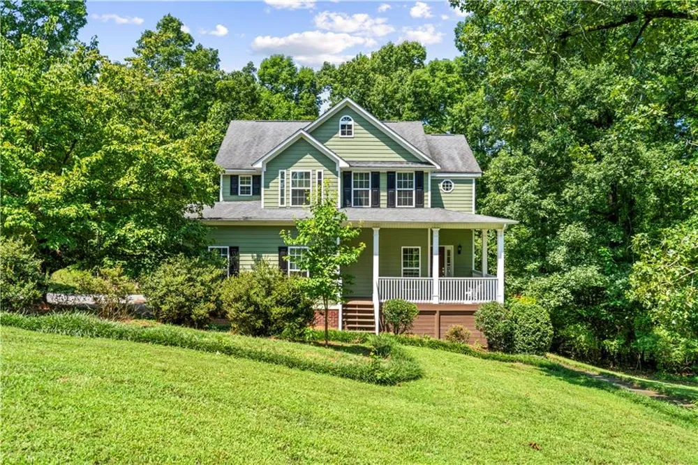 185 Thornwood Drive SE Calhoun, GA 30701