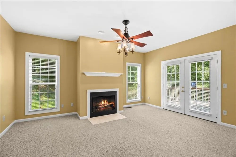 185 Thornwood Drive SE Calhoun, GA 30701
