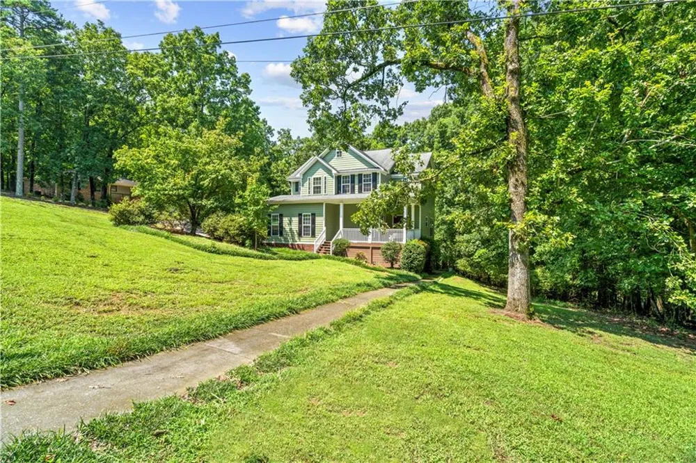 185 Thornwood Drive SE Calhoun, GA 30701