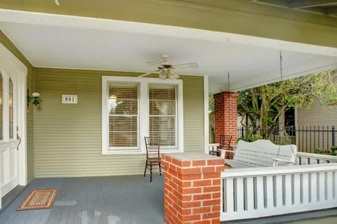 801 Le Green Street