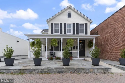 1506 MOUNT VERNON AVENUE #B