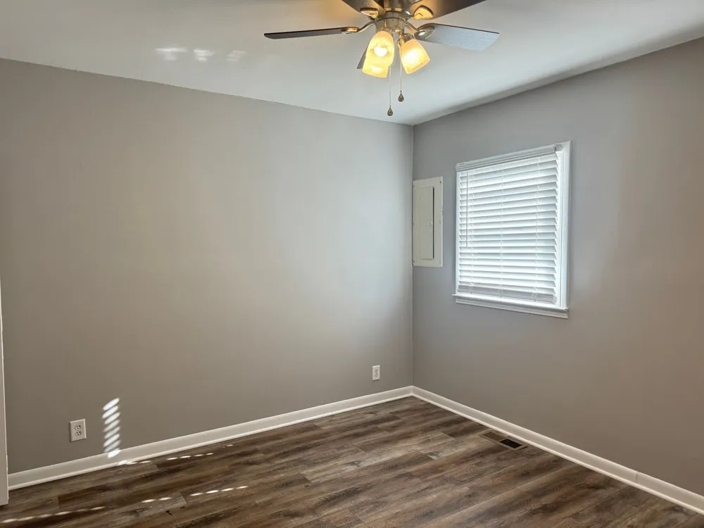 2251 Seven Mile Ferry Rd #11 Clarksville, TN 37040