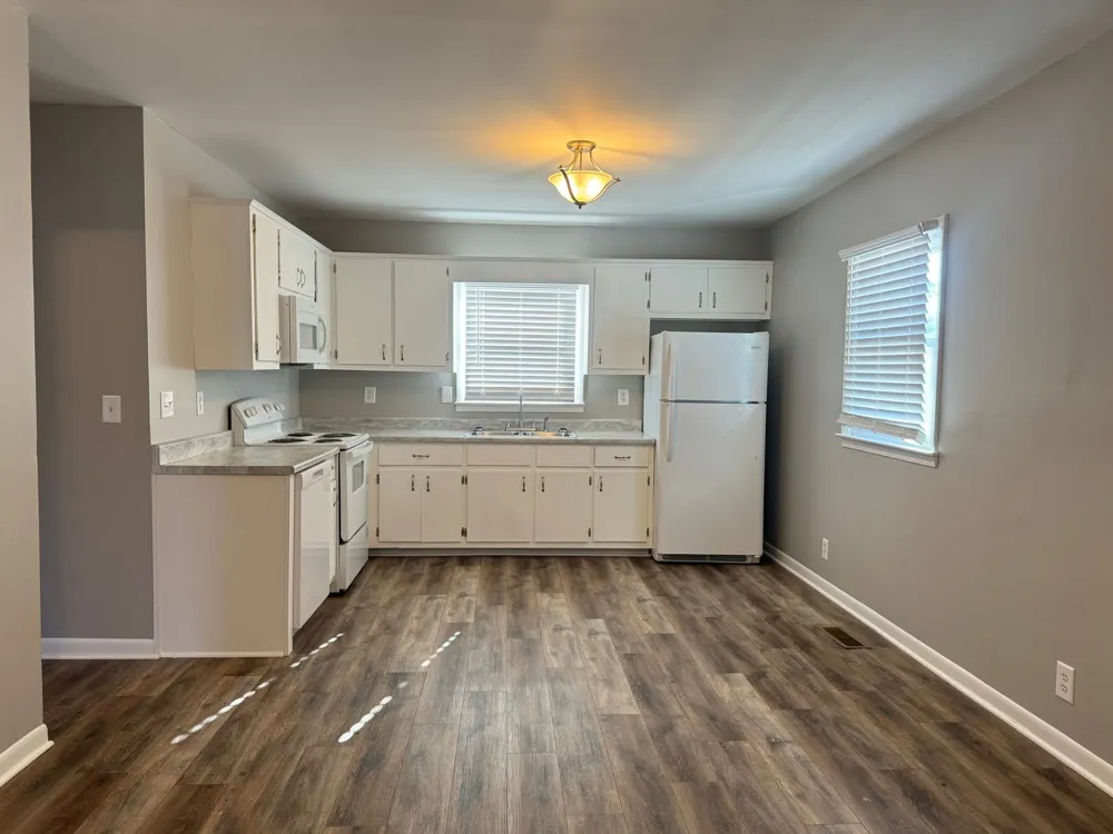 2251 Seven Mile Ferry Rd #11 Clarksville, TN 37040