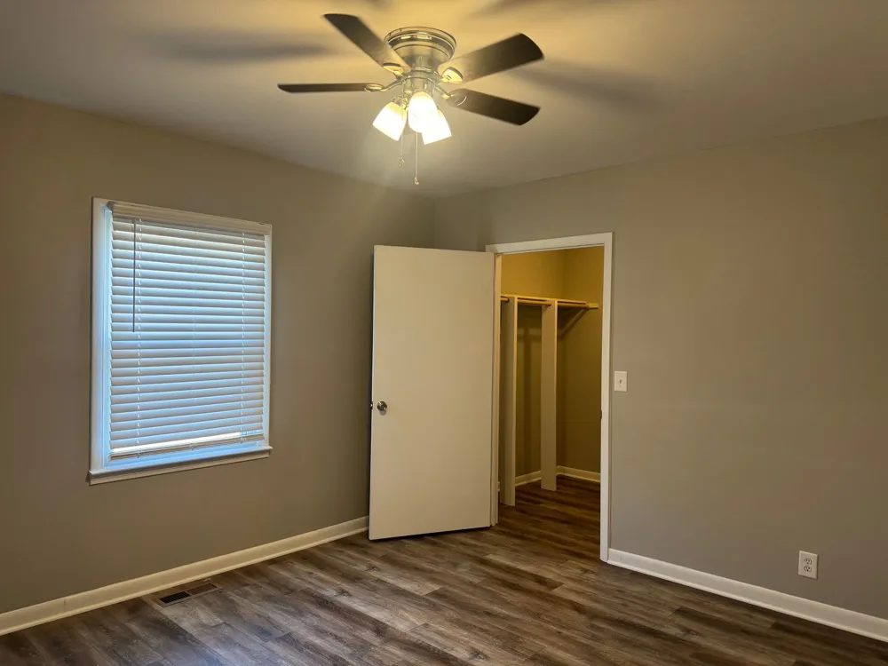 2251 Seven Mile Ferry Rd #11 Clarksville, TN 37040