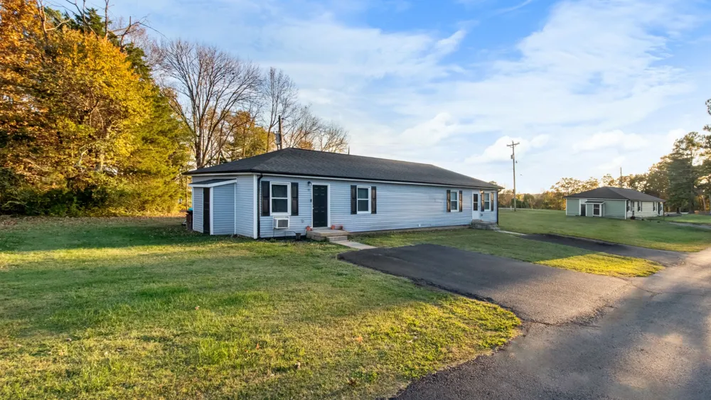 2251 Seven Mile Ferry Rd #11 Clarksville, TN 37040