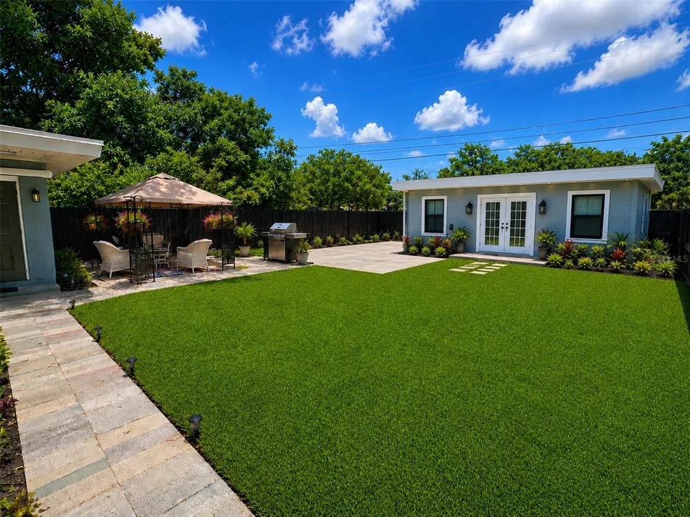 3113 25TH STREET St Petersburg, FL 33713