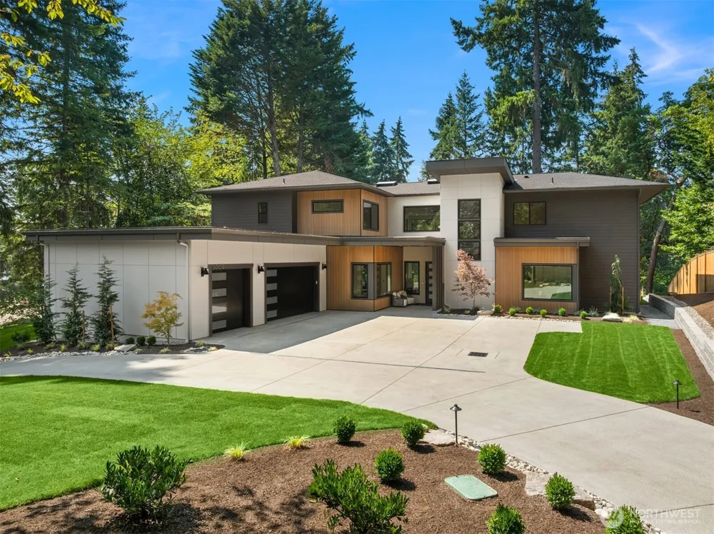 2009 102nd Place SE Bellevue, WA 98004