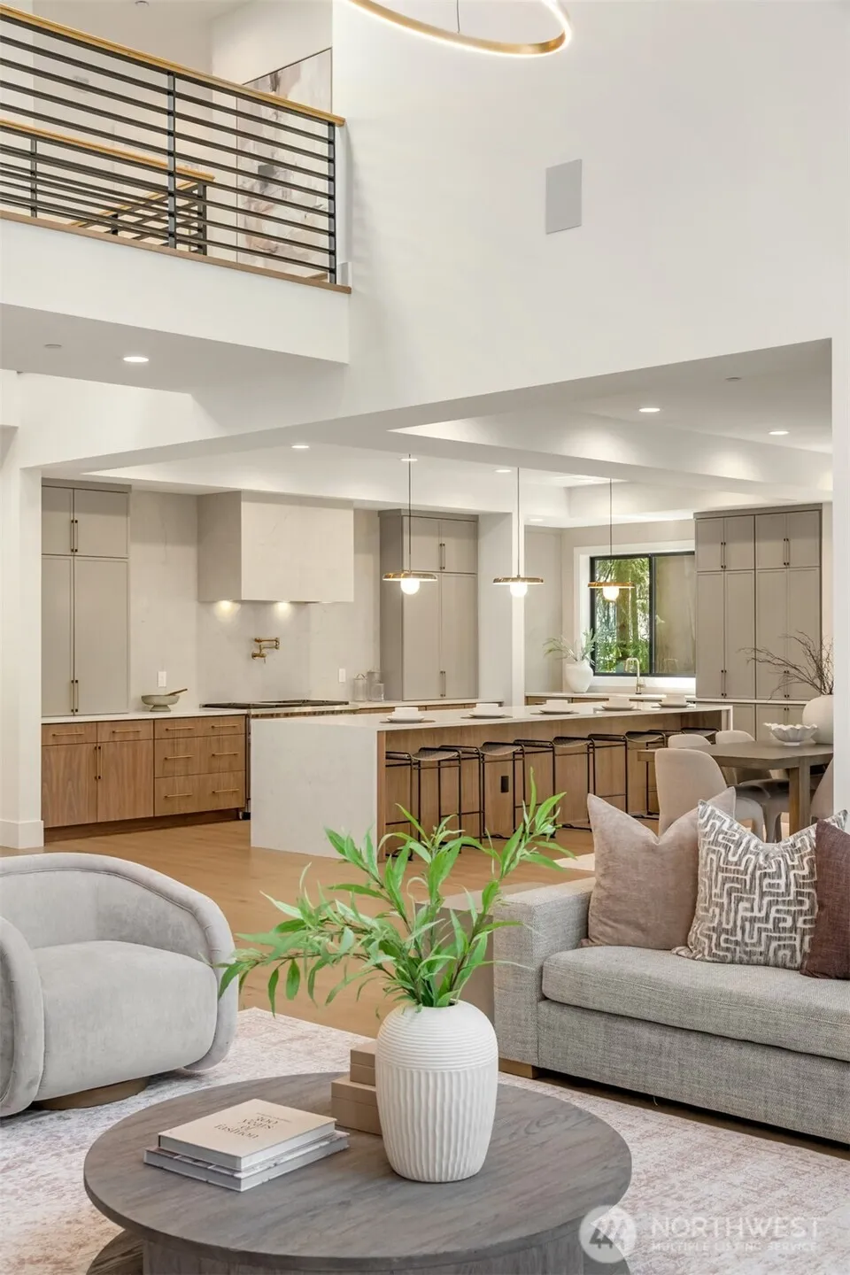 2009 102nd Place SE Bellevue, WA 98004