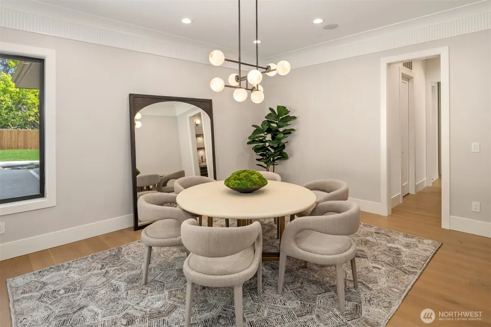 2009 102nd Place SE Bellevue, WA 98004