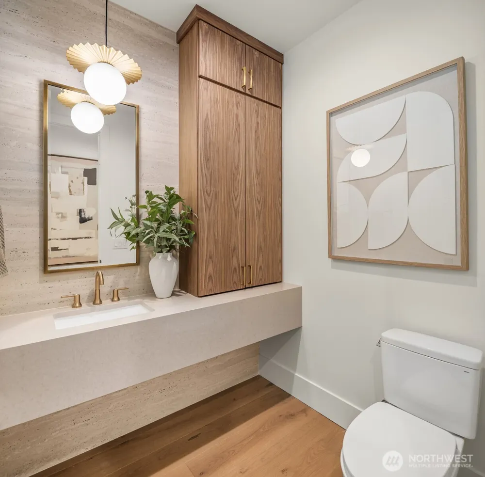 2009 102nd Place SE Bellevue, WA 98004