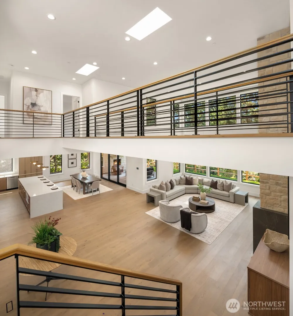 2009 102nd Place SE Bellevue, WA 98004