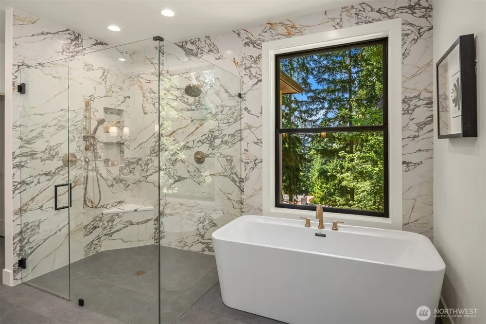 2009 102nd Place SE Bellevue, WA 98004