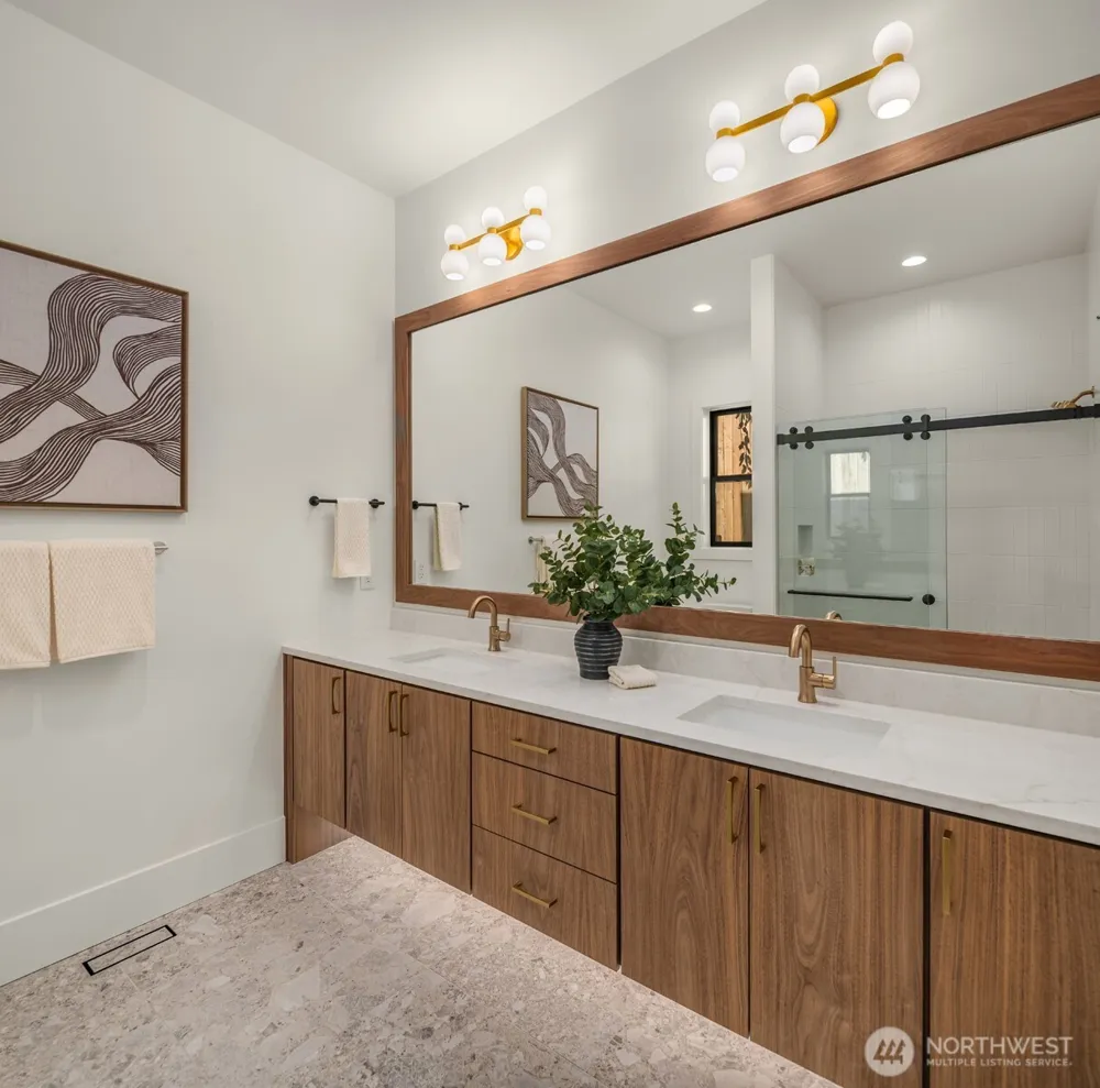2009 102nd Place SE Bellevue, WA 98004