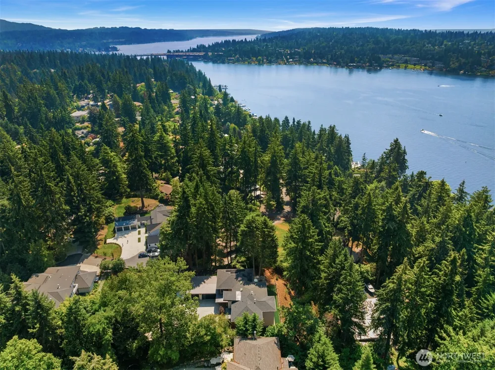 2009 102nd Place SE Bellevue, WA 98004