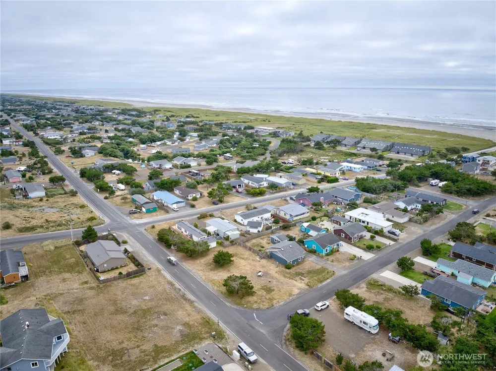 814 340th Place Ocean Park, WA 98640