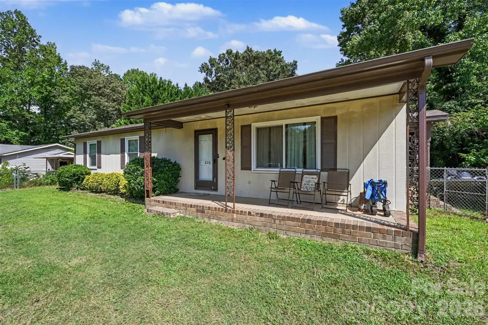808 E Chestnut Street Stanley, NC 28164