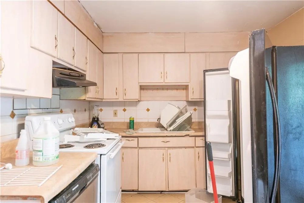 6281 Amherst Drive Riverdale, GA 30274