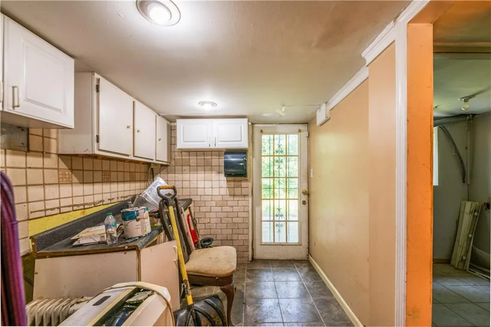 6281 Amherst Drive Riverdale, GA 30274