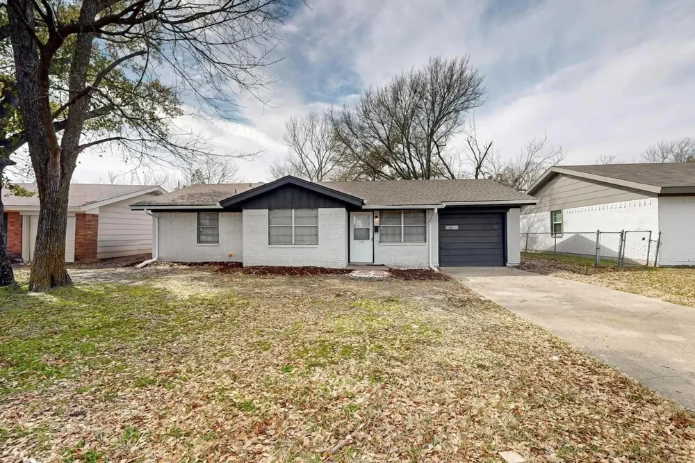 1208 S Benton Street Corsicana, TX 75110