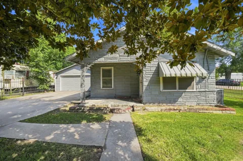 319 W 1st Street