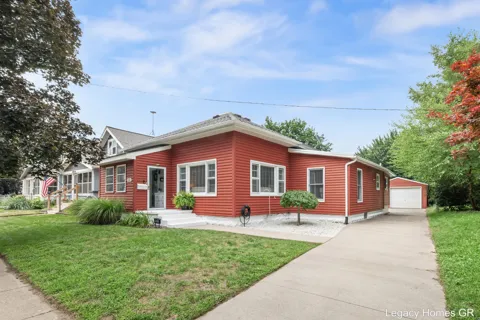 1042 Patton Avenue NW