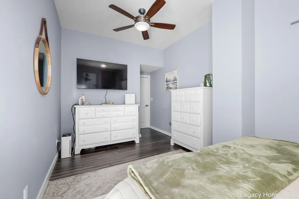 1042 Patton Avenue NW Grand Rapids, MI 49504