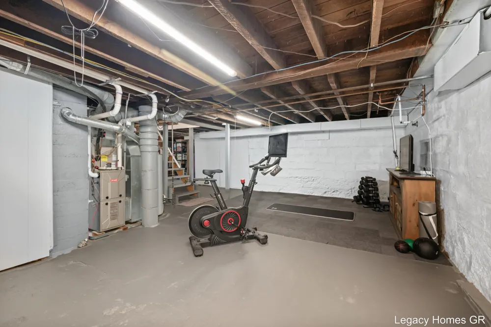 1042 Patton Avenue NW Grand Rapids, MI 49504