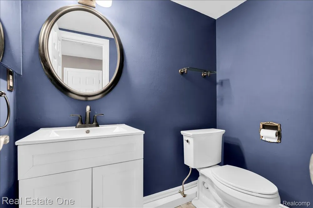5063 Abington Drive Troy City, MI 48085