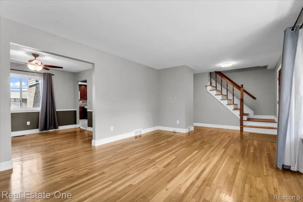5063 Abington Drive Troy City, MI 48085