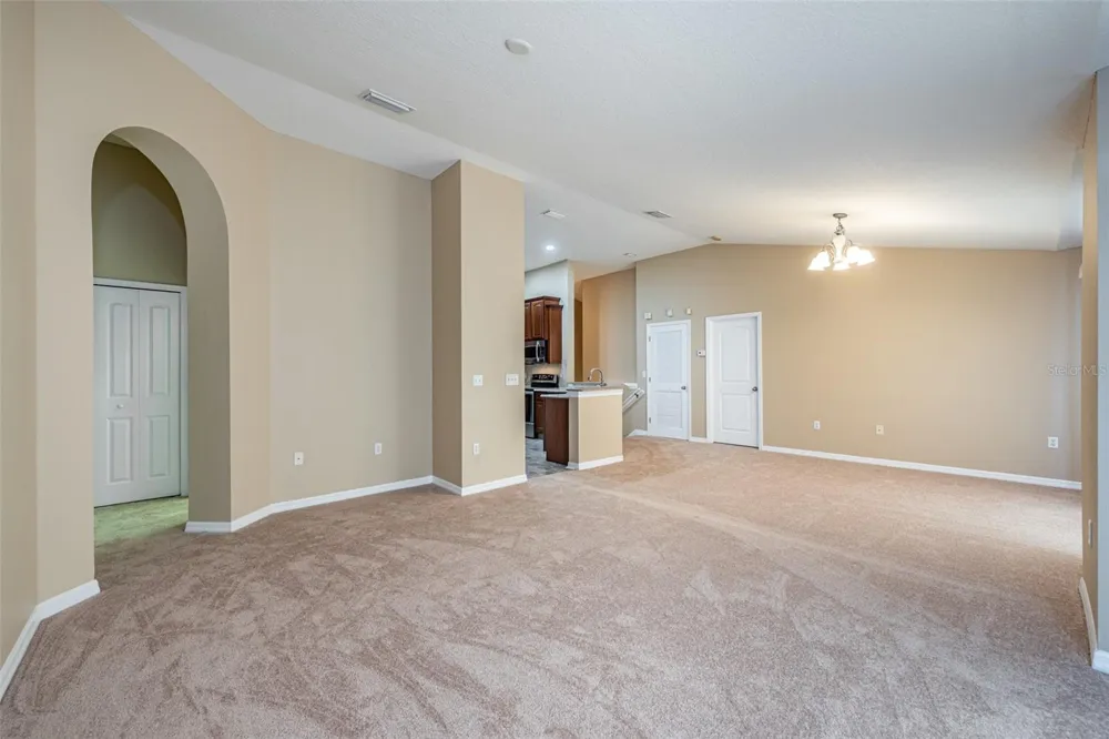 6750 EAGLE FEATHER DRIVE Riverview, FL 33578