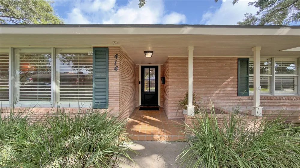 414 Barracuda Place Corpus Christi, TX 78411