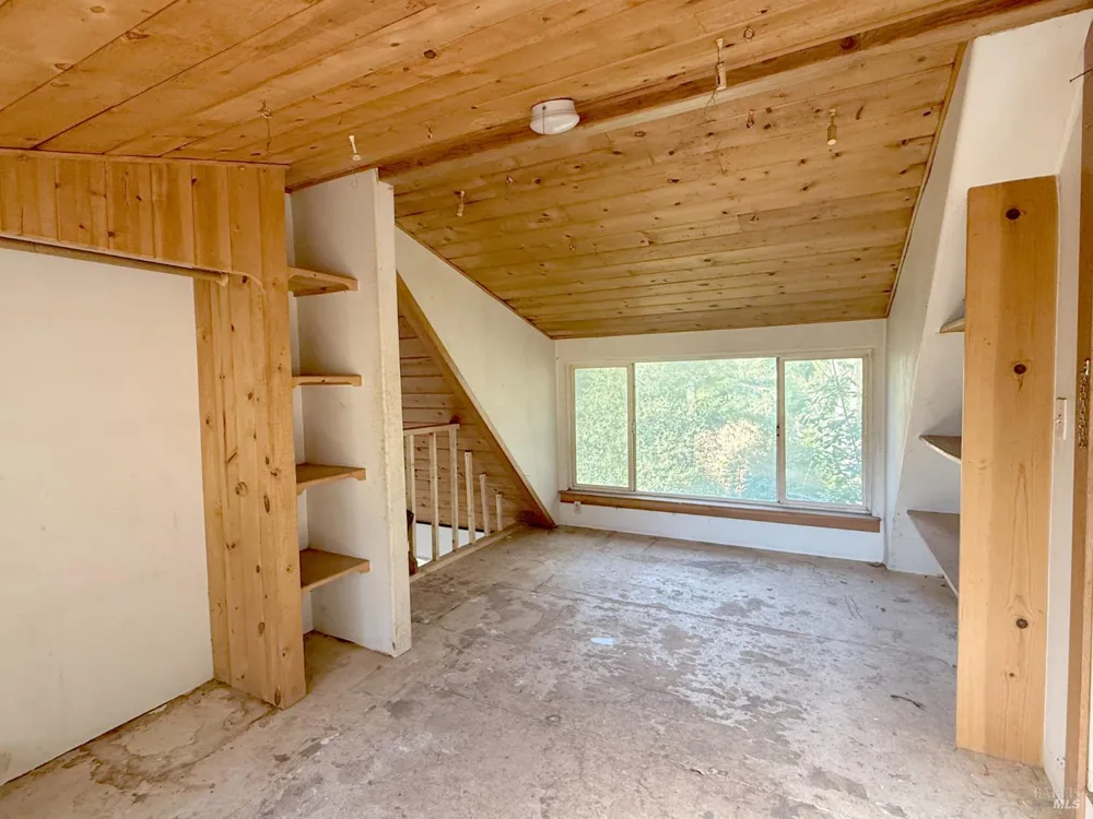 940 Woodman Creek Laytonville, CA 95454