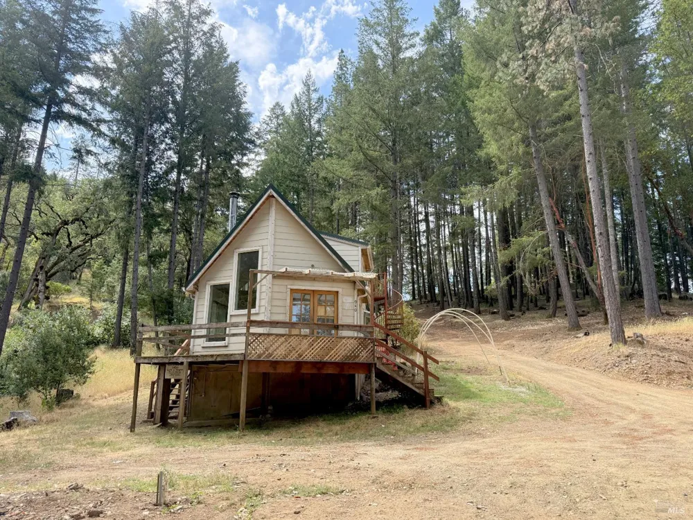 940 Woodman Creek Laytonville, CA 95454