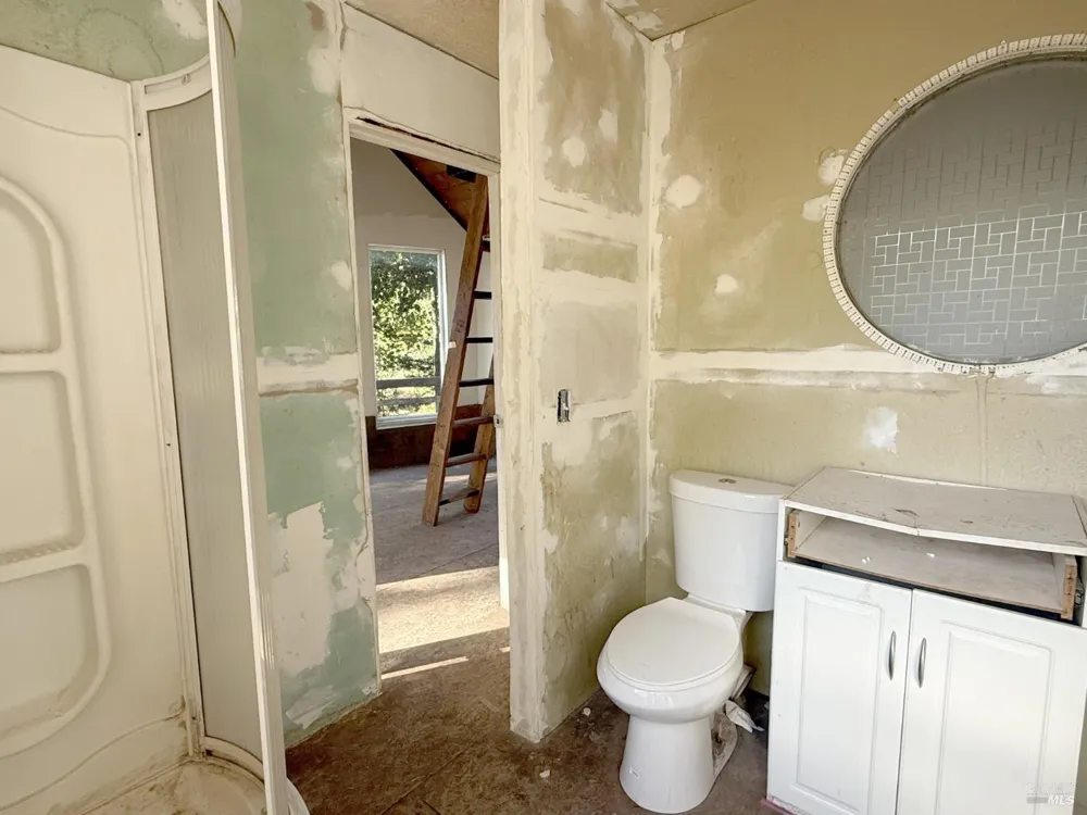940 Woodman Creek Laytonville, CA 95454