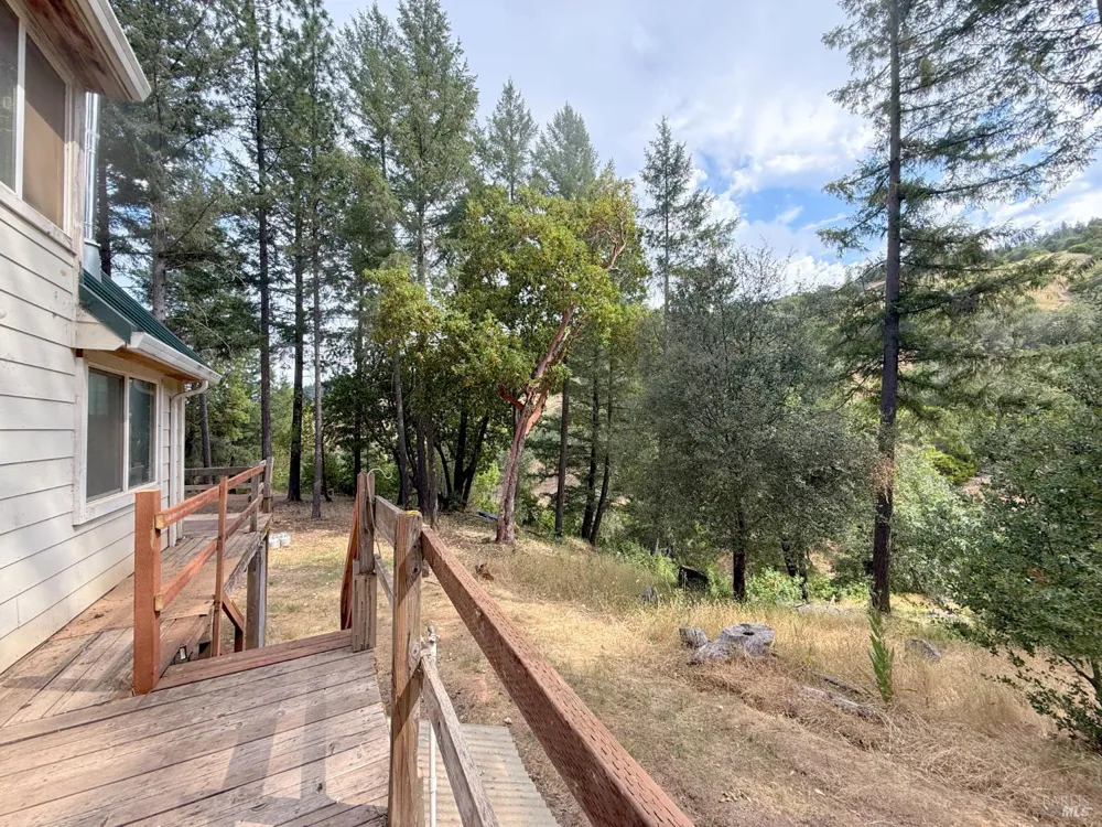 940 Woodman Creek Laytonville, CA 95454