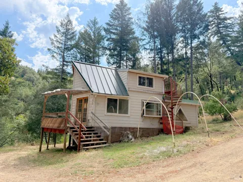 940 Woodman Creek