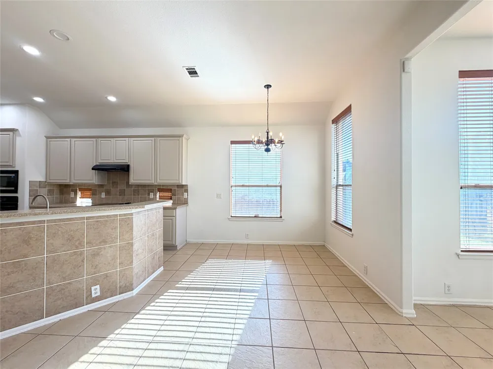2811 Barco Grand Prairie, TX 75054