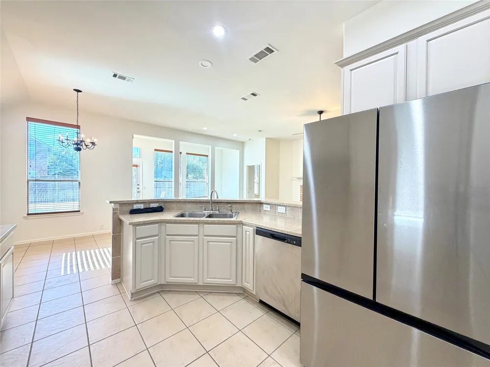 2811 Barco Grand Prairie, TX 75054