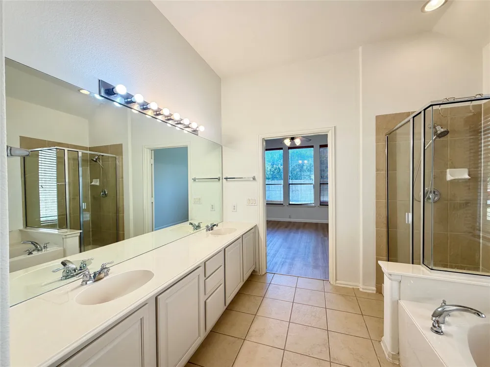 2811 Barco Grand Prairie, TX 75054