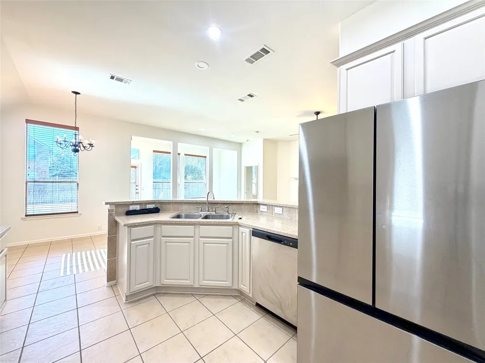 2811 Barco Grand Prairie, TX 75054