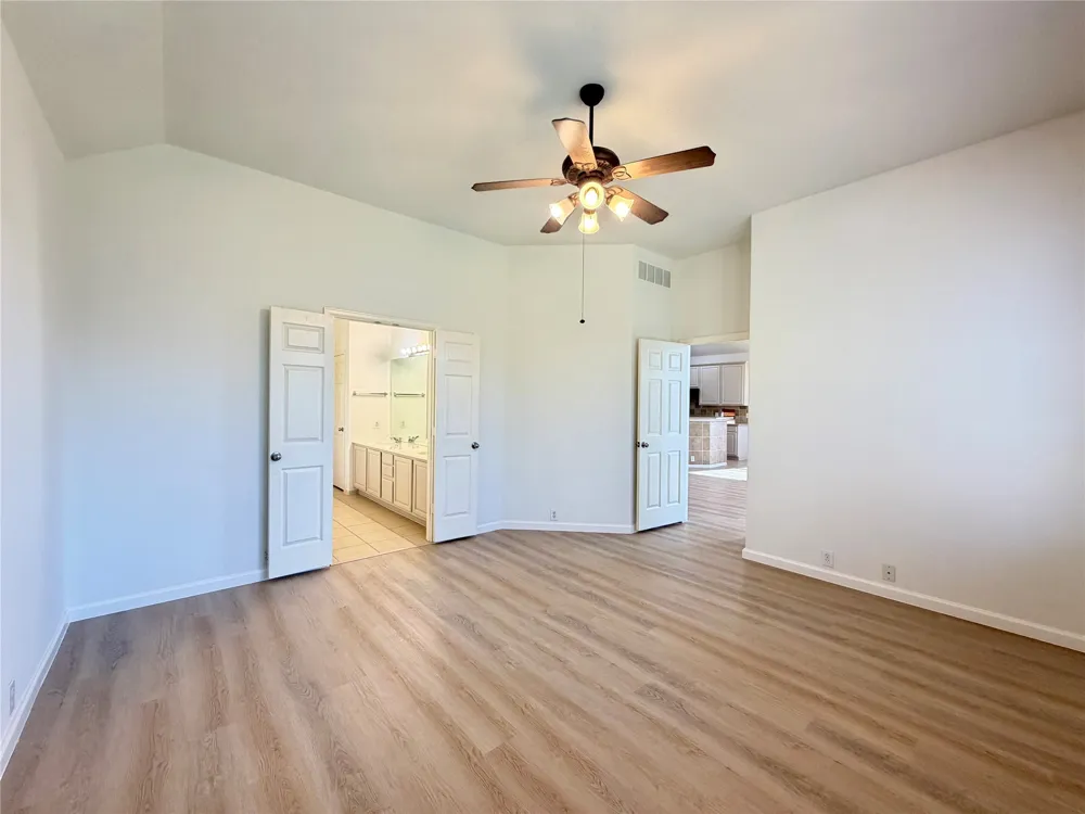 2811 Barco Grand Prairie, TX 75054