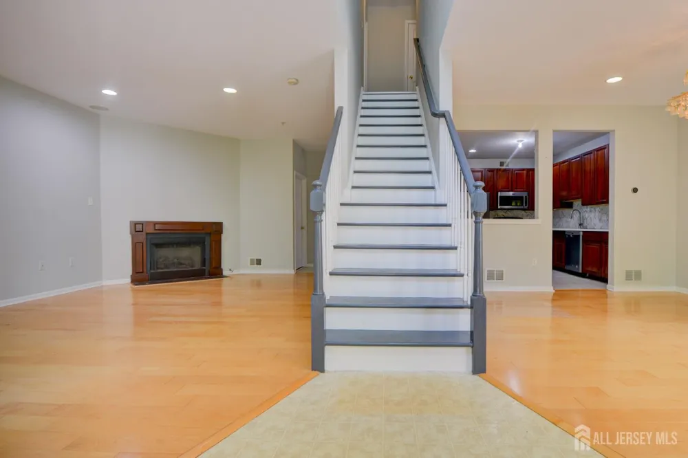34 Forest Drive Piscataway, NJ 08844