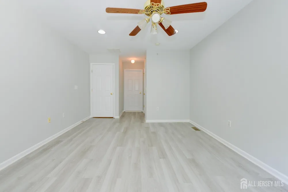 34 Forest Drive Piscataway, NJ 08844