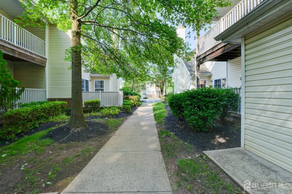 34 Forest Drive Piscataway, NJ 08844