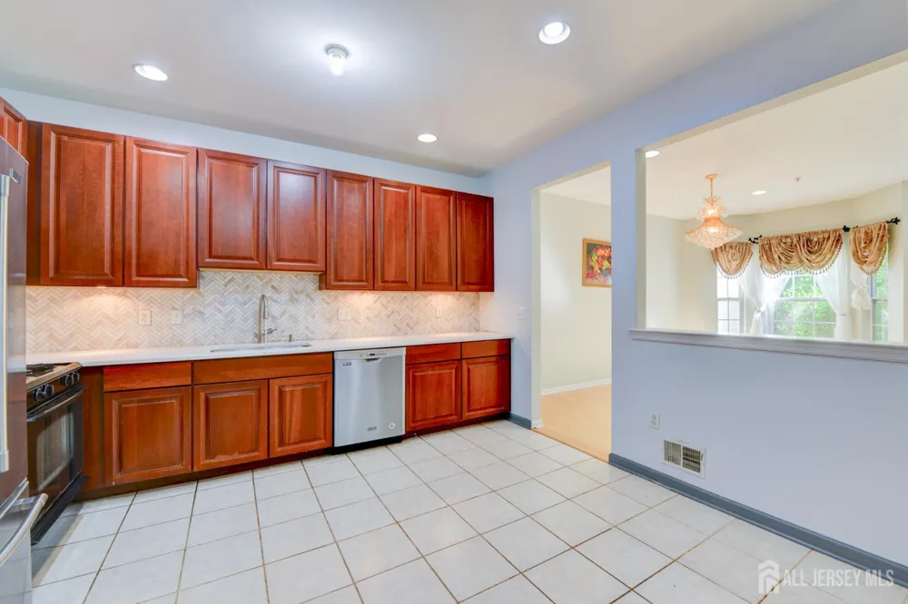 34 Forest Drive Piscataway, NJ 08844