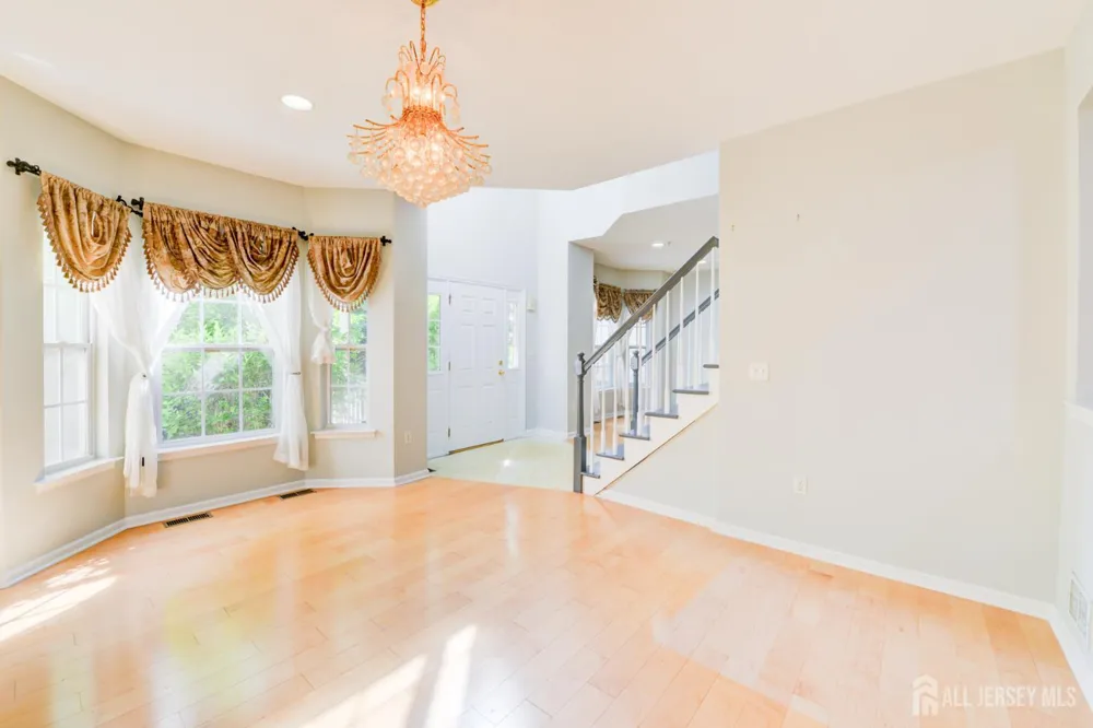 34 Forest Drive Piscataway, NJ 08844