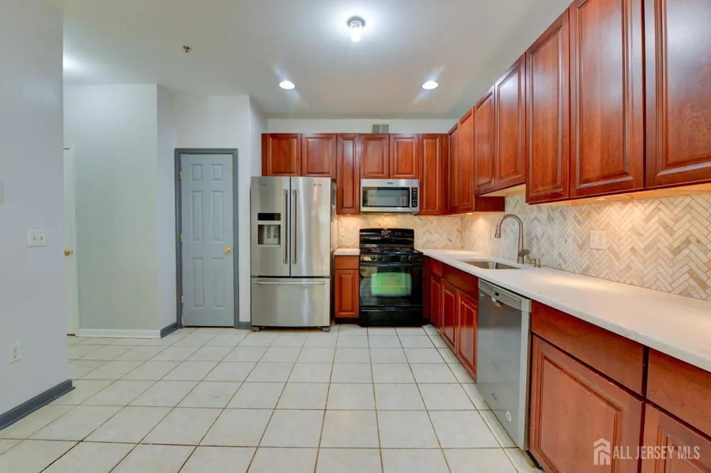 34 Forest Drive Piscataway, NJ 08844