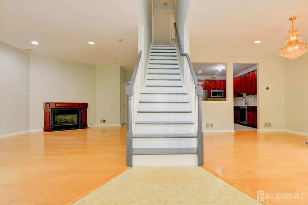 34 Forest Drive Piscataway, NJ 08844