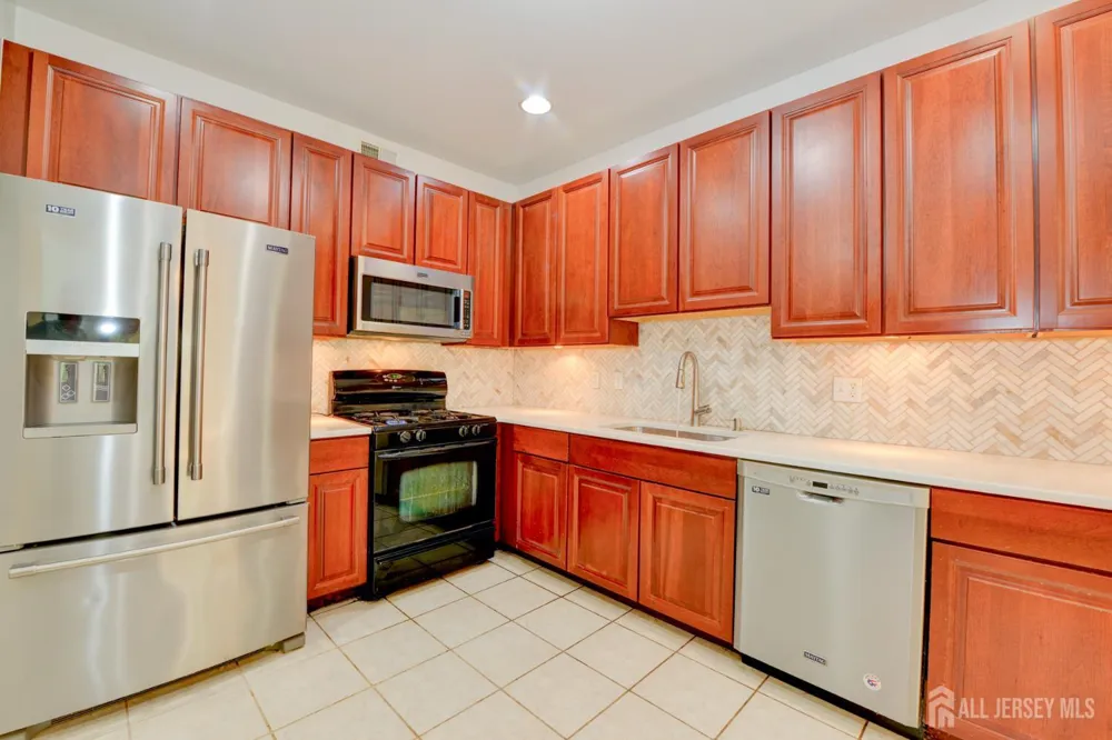 34 Forest Drive Piscataway, NJ 08844