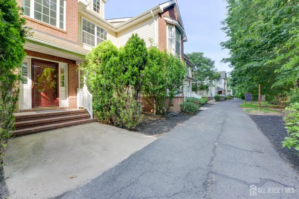 34 Forest Drive Piscataway, NJ 08844
